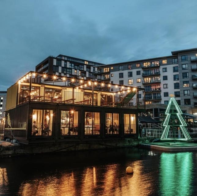 Deluxe City Apt, River Canal View& Free Parking! 리즈 외부 사진
